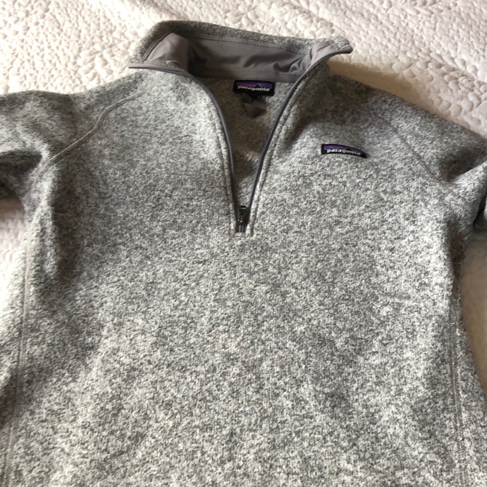 Woman’s Patagonia 3 quarter zip, gray, medium